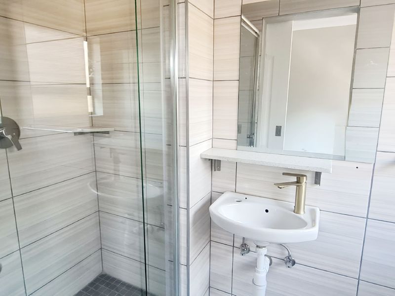 Centrally Located Newly Built One Bedrooms To Tent in CBD, Louis Trichardt - Photo 10