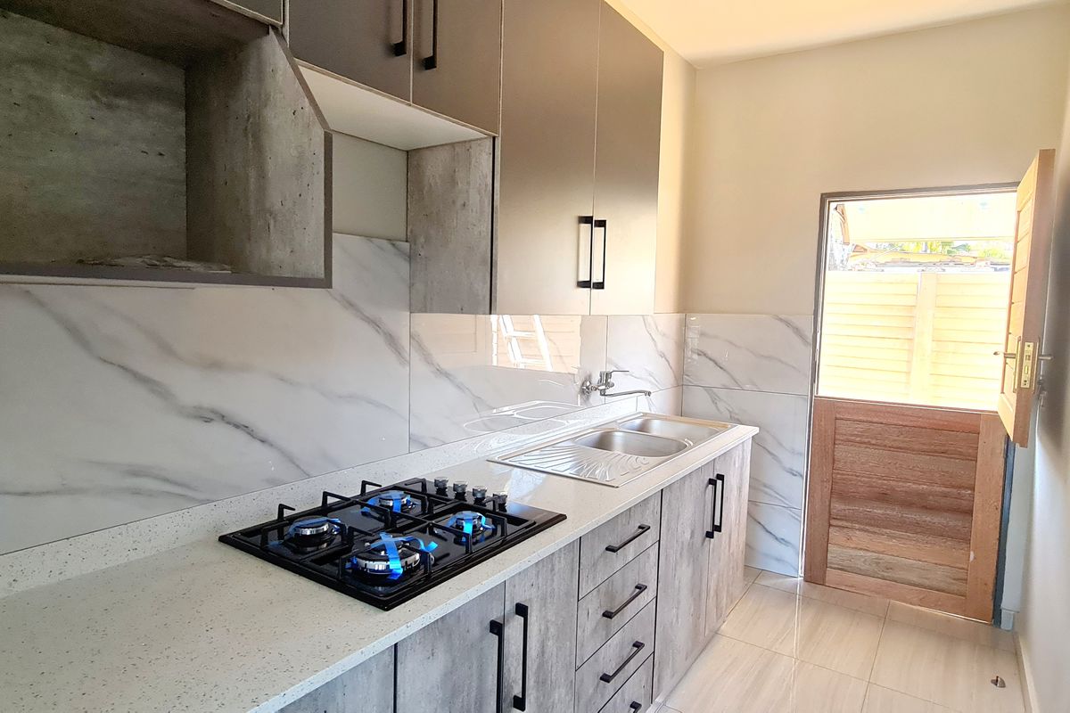 Centrally Located Newly Built One Bedrooms To Tent in CBD, Louis Trichardt - Photo 3