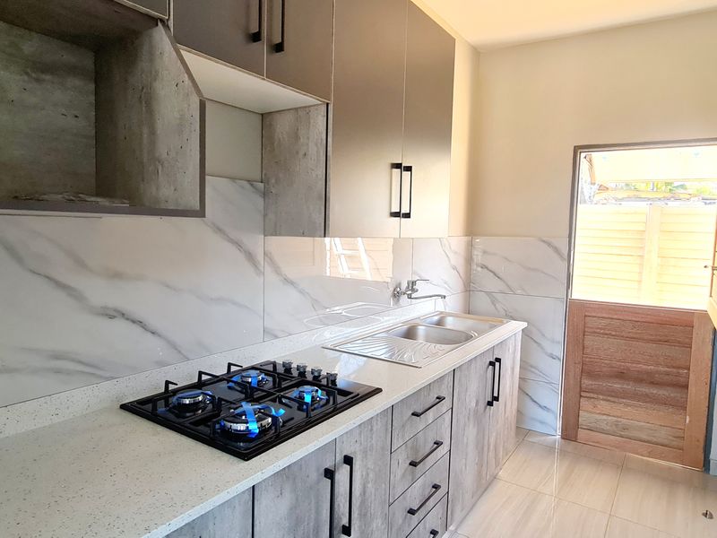 Centrally Located Newly Built One Bedrooms To Tent in CBD, Louis Trichardt - Photo 3