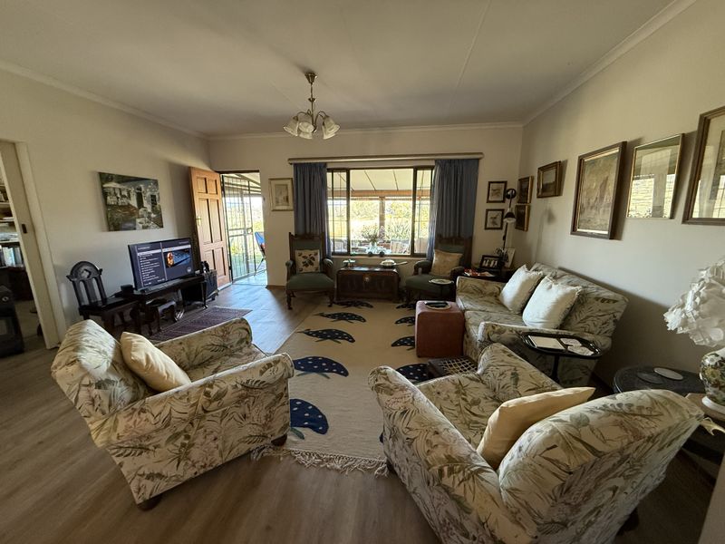 Immaculate Spurwing design with views! - Photo 4