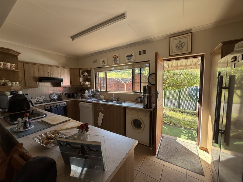 Immaculate Spurwing design with views! - Photo 6