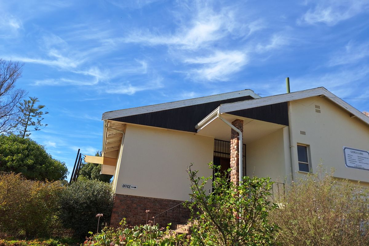 Tranquil Living in Barrydale’s Quiet Corner 🌿 Tucked away in one of Barrydale’s most peaceful pocke - Photo 2