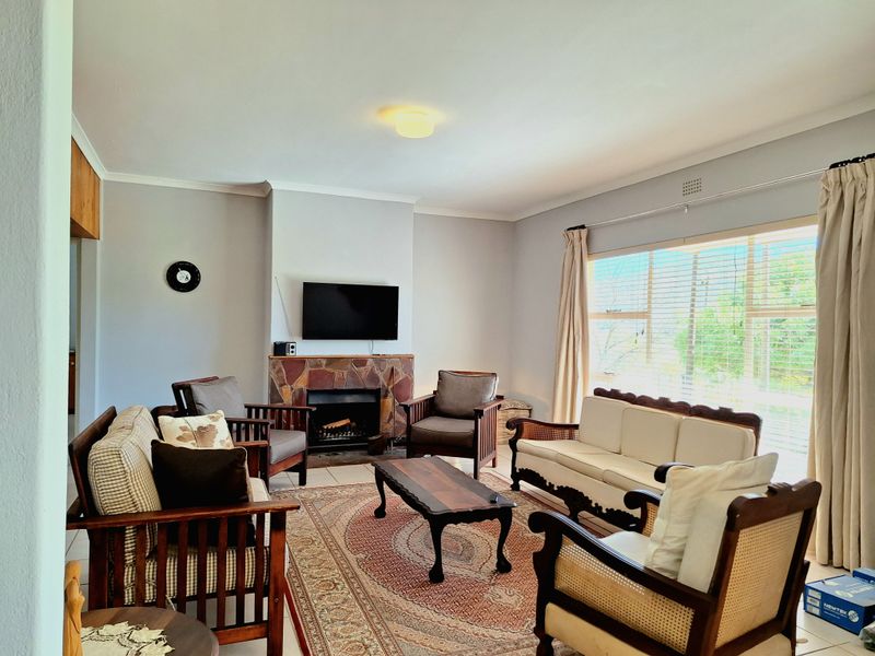 Tranquil Living in Barrydale’s Quiet Corner 🌿 Tucked away in one of Barrydale’s most peaceful pocke - Photo 3