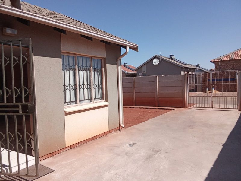Well located 2 bedroom in Sky City. - Photo 2