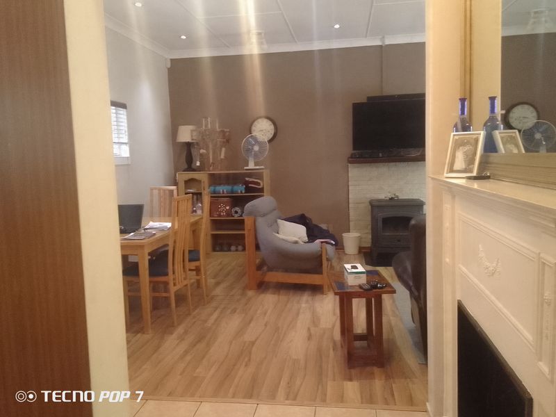 Spacious 2-Bedroom Family Home For Sale in Bailey Park, Potchefstroom - Photo 4