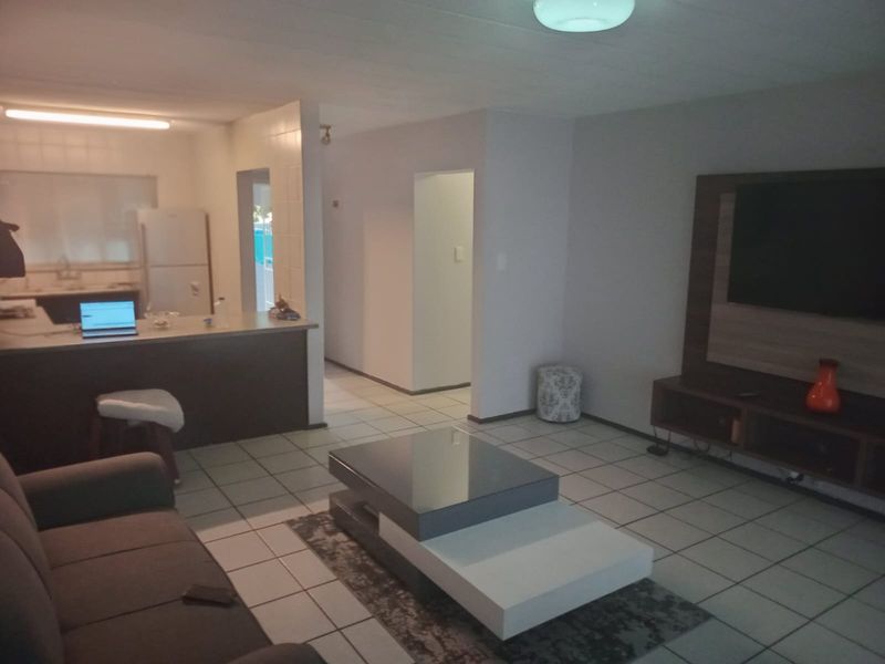 Newly Renovated 2-Bedroom Ground Floor Unit – Modern, Secure & Move-In Ready - Photo 3