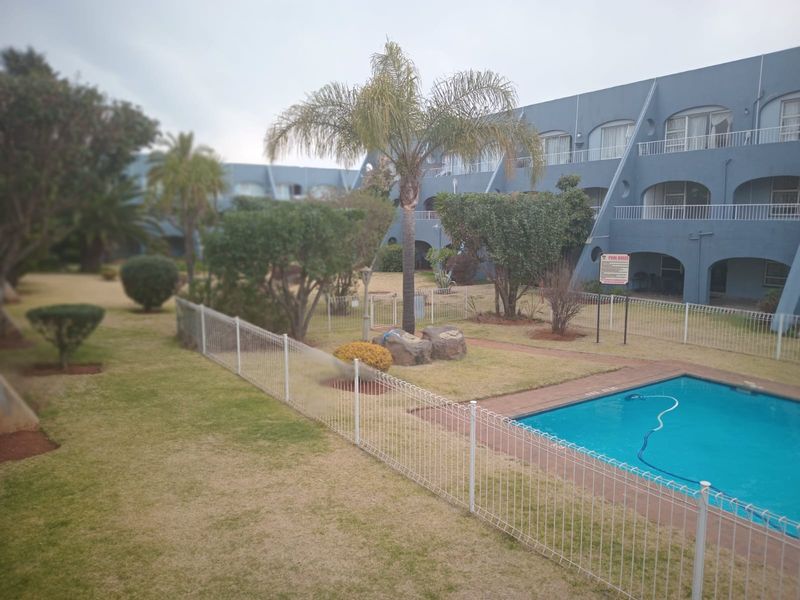 Newly Renovated 2-Bedroom Ground Floor Unit – Modern, Secure & Move-In Ready - Photo 9