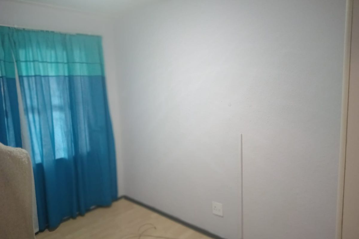 Newly Renovated 2-Bedroom Ground Floor Unit – Modern, Secure & Move-In Ready - Photo 5
