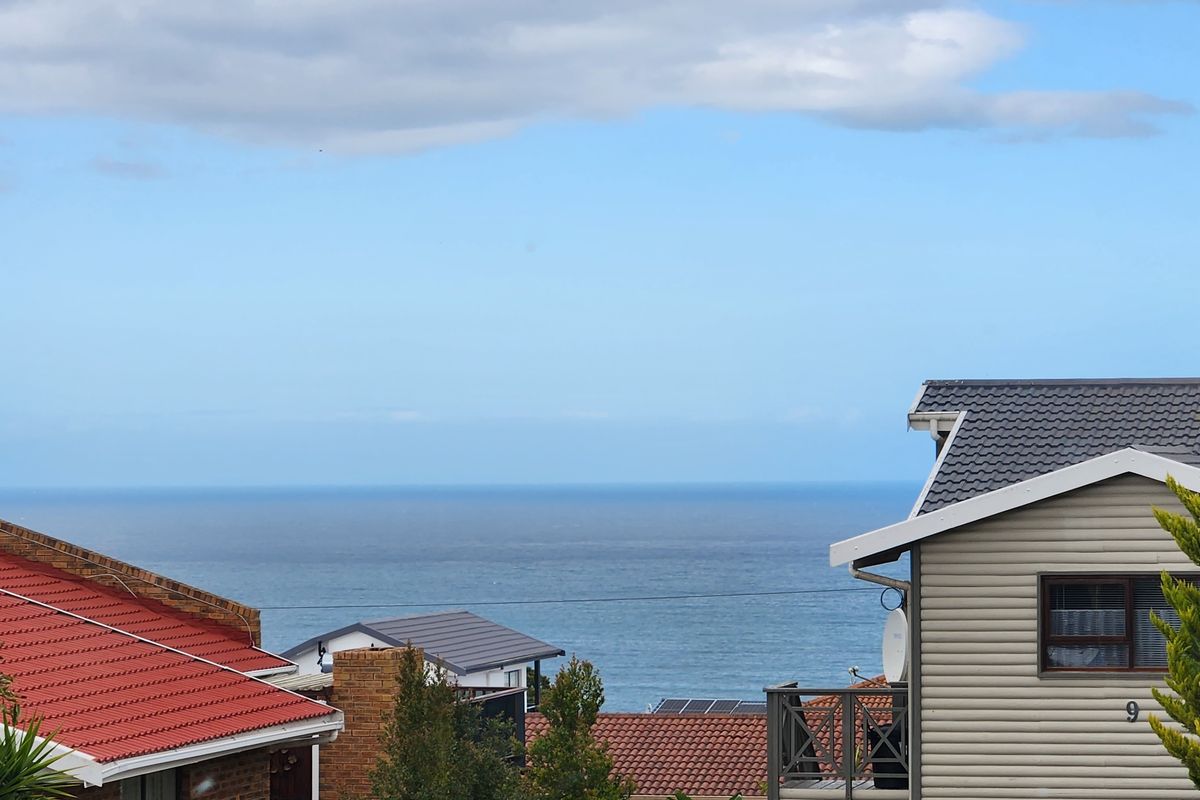 Family home in Dana Bay - Photo 5