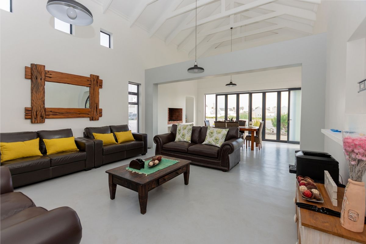 Paradise in Britannia Bay, this is your forever home - Photo 3