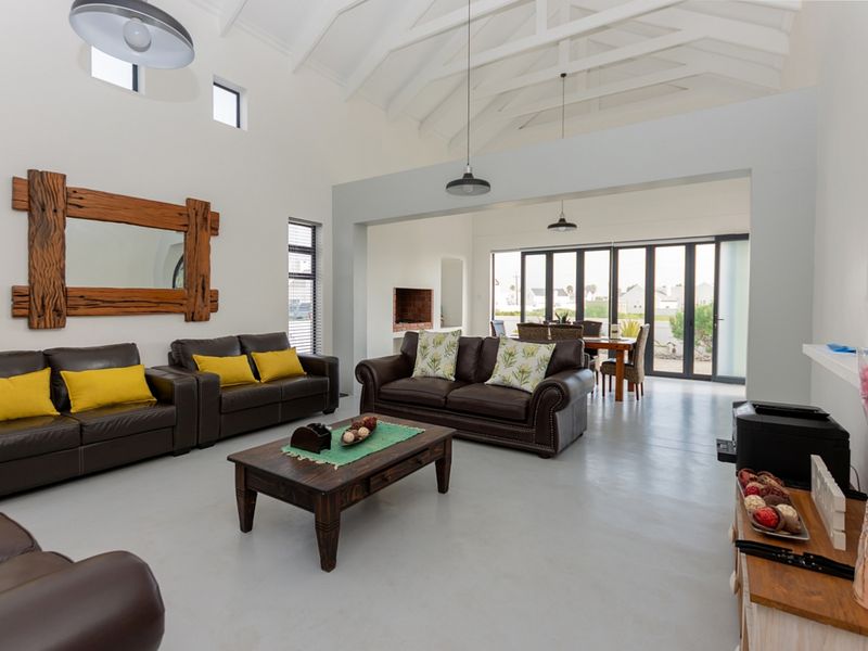 Paradise in Britannia Bay, this is your forever home - Photo 3