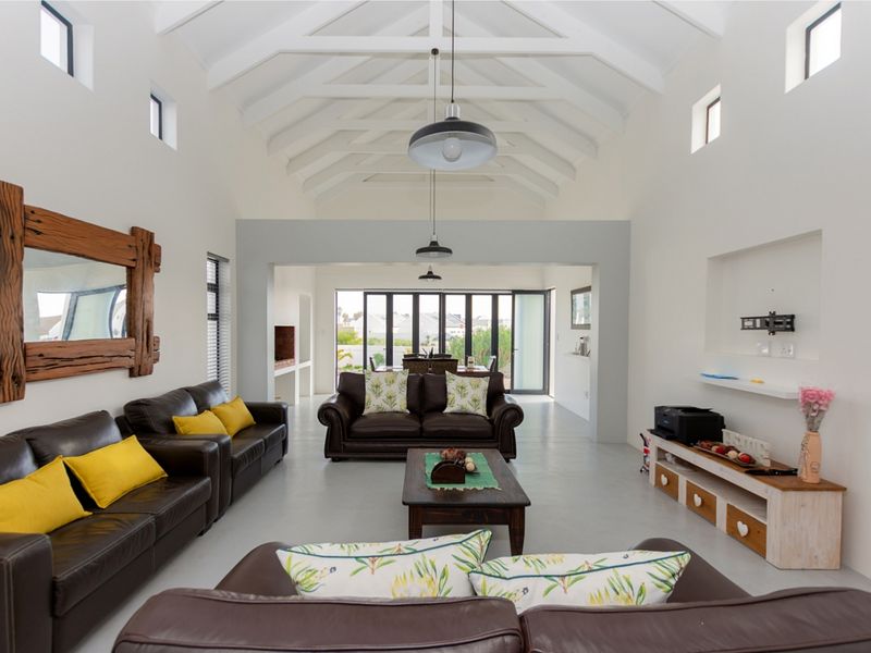 Paradise in Britannia Bay, this is your forever home - Photo 7