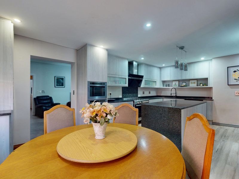 Starting to bid from R1,849,000! Non-Distressed Live Luxury Auction! - Photo 8