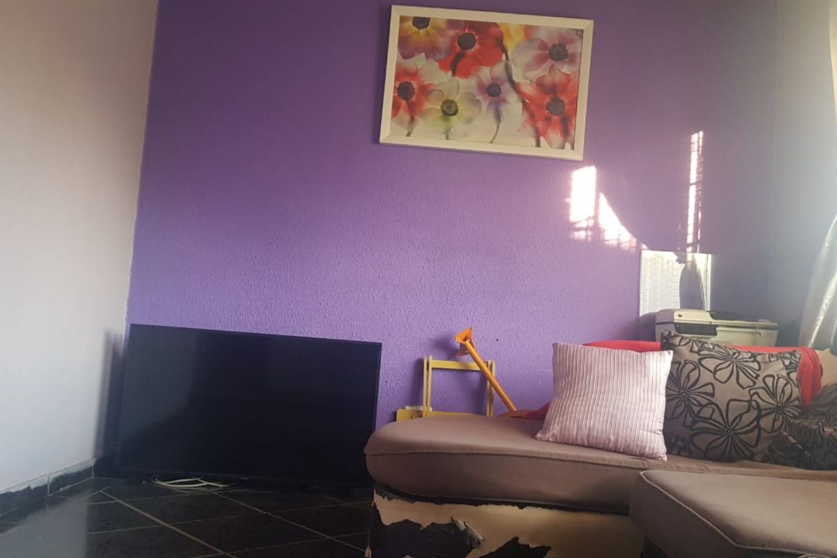 Charming 1-bedroom apartment for sale in Rustenburg Central—ideal for cozy living or investment! - Photo 4