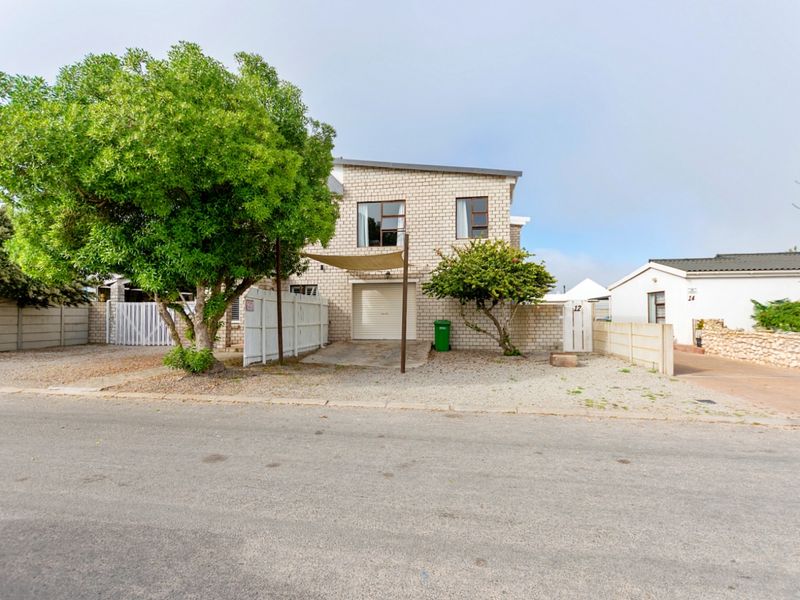 Stunning Dual-Section Property in Britannia Bay - Photo 8