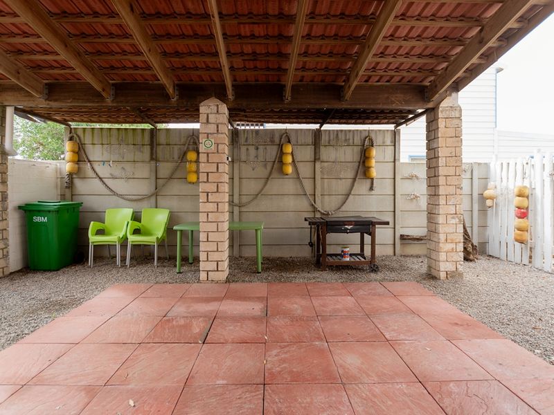 Stunning Dual-Section Property in Britannia Bay - Photo 6