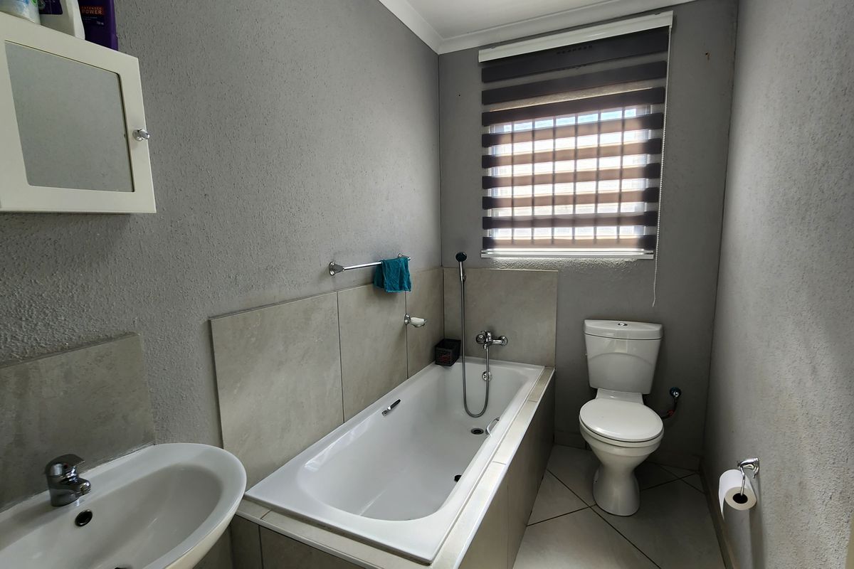 Charming Starter Home – Perfect for First-Time Buyers! - Photo 2