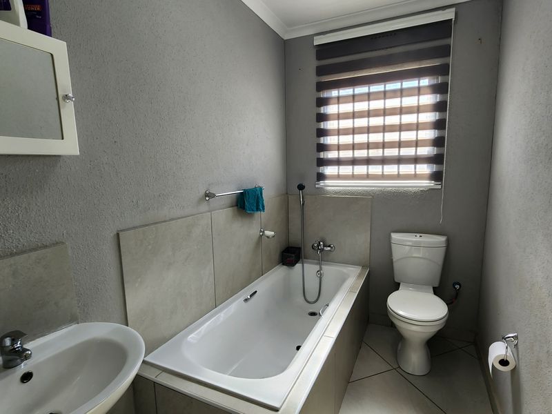 Charming Starter Home – Perfect for First-Time Buyers! - Photo 2