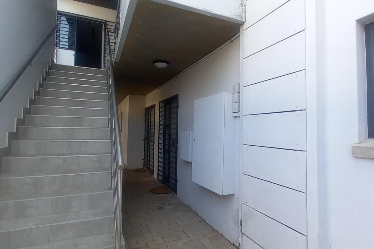 Stunning 2-bedroom apartment for sale in Alphen Park, Pretoria—modern living in a prime location! - Photo 3