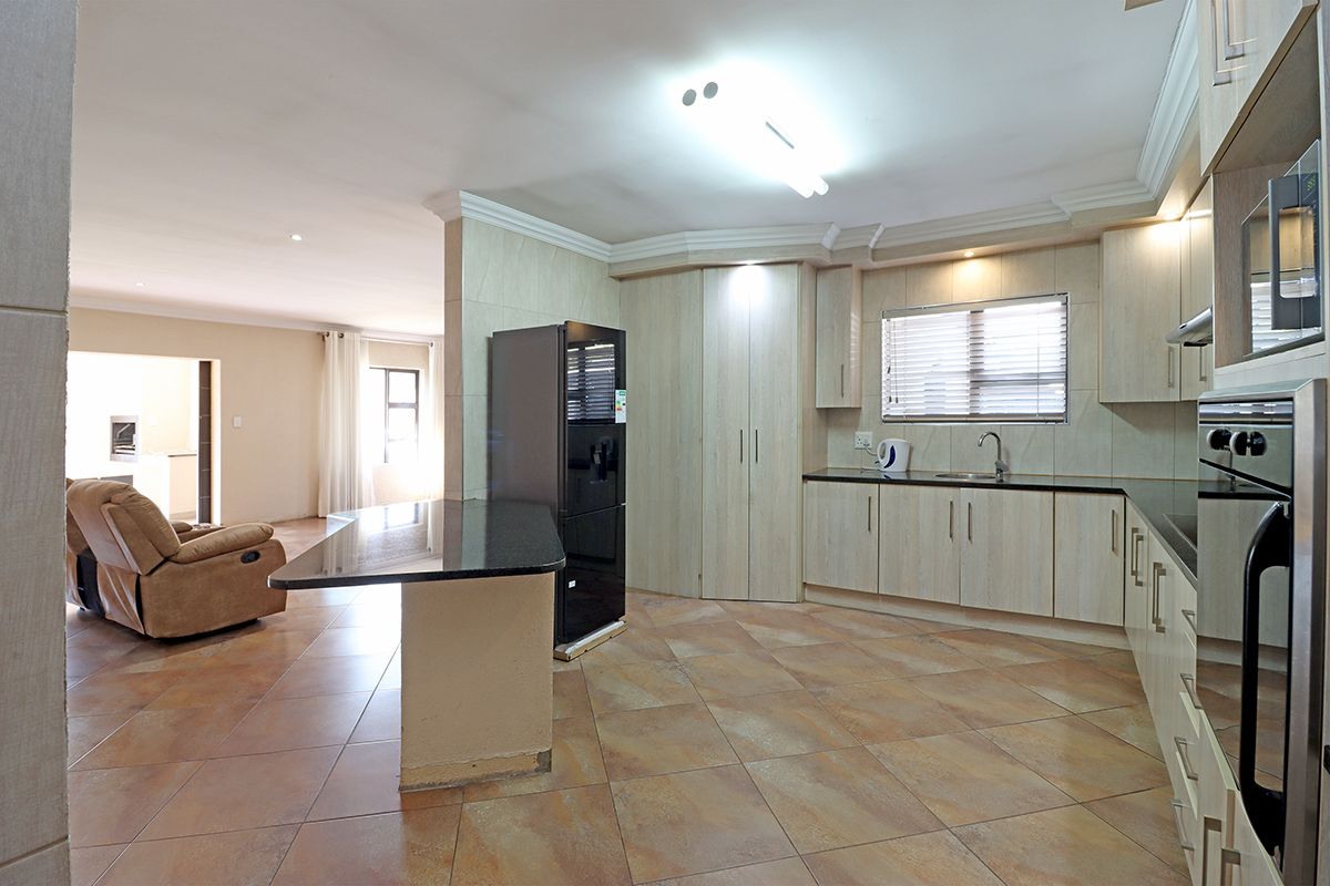 Spacious 3-Bedroom Home on 700m2 Stand with Room to Expand in Thatchfield Hills Estate - Photo 2