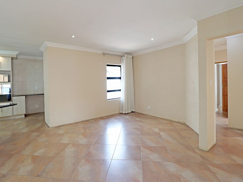 Spacious 3-Bedroom Home on 700m2 Stand with Room to Expand in Thatchfield Hills Estate - Photo 10