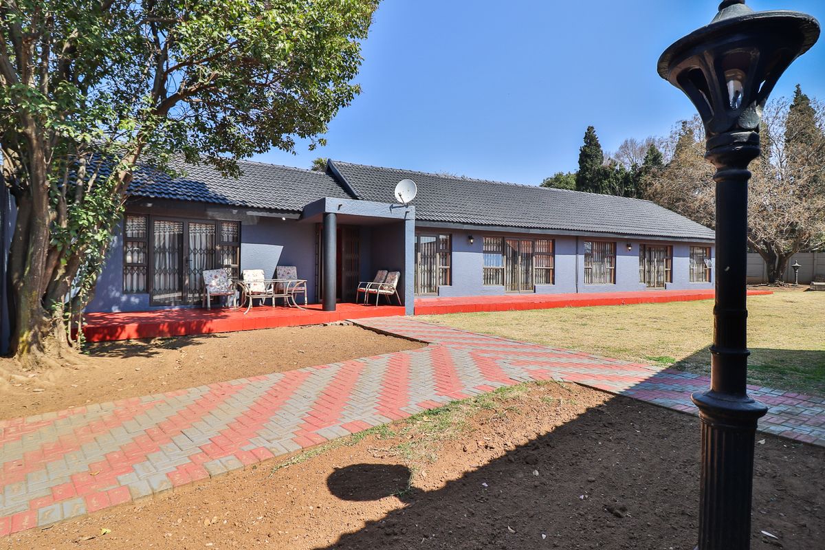 STOP - MUST VIEW “Endless Space, Endless Potential – The Perfect Family Home” - Photo 3