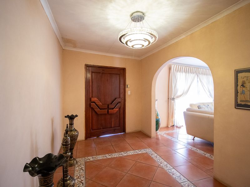 STOP - MUST VIEW “Endless Space, Endless Potential – The Perfect Family Home” - Photo 5
