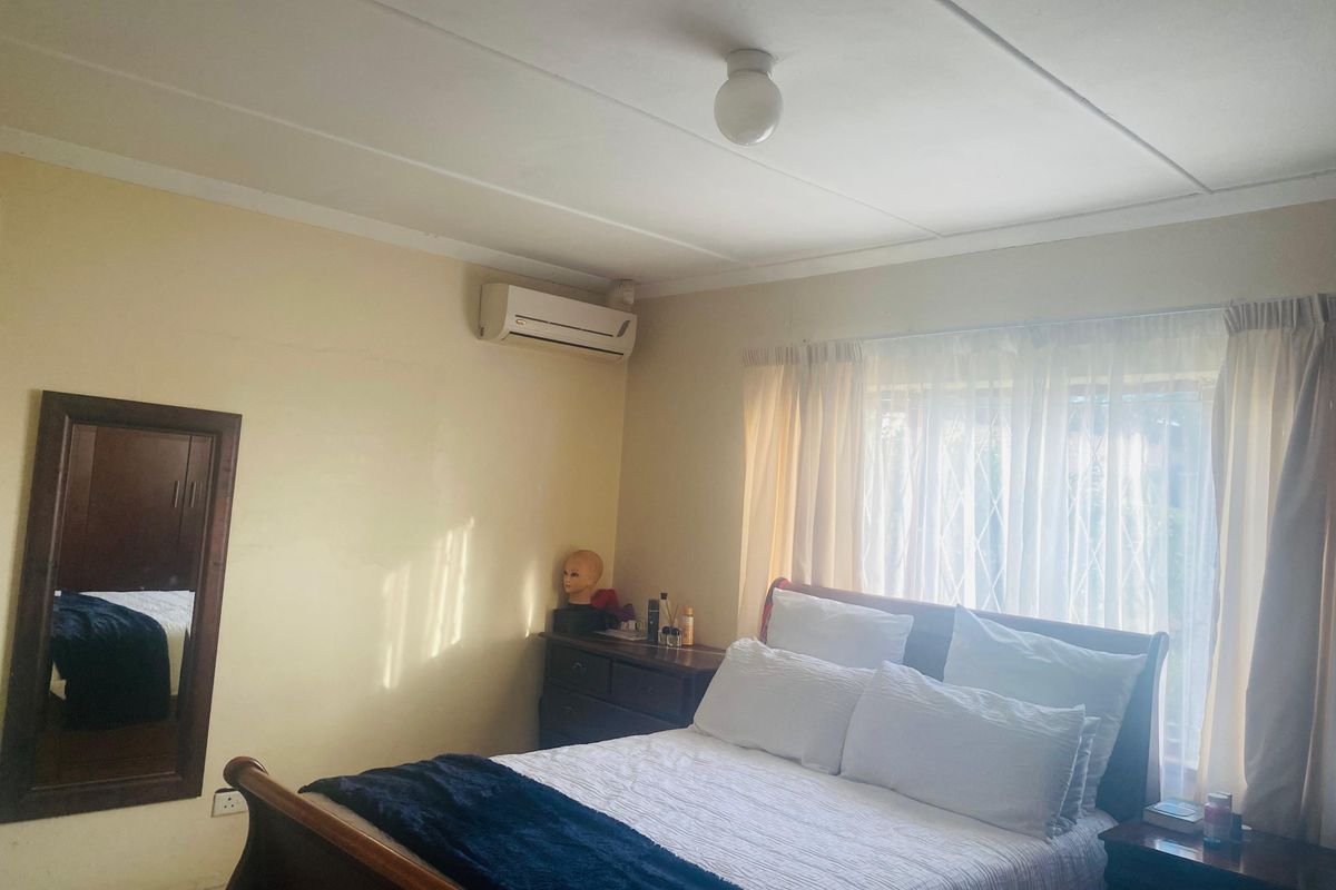 Neat 3 Bedroom Family House - Photo 4