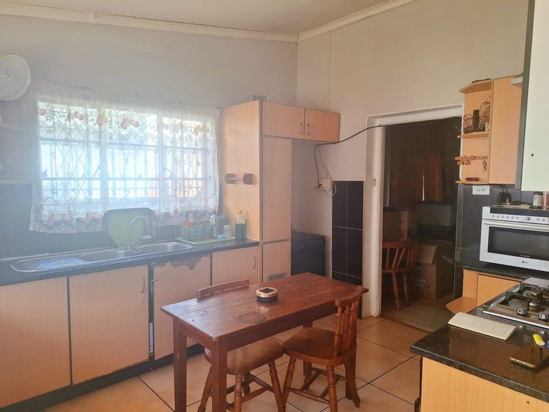 Well Priced Home with Character in Leafy Prestbury - Photo 7