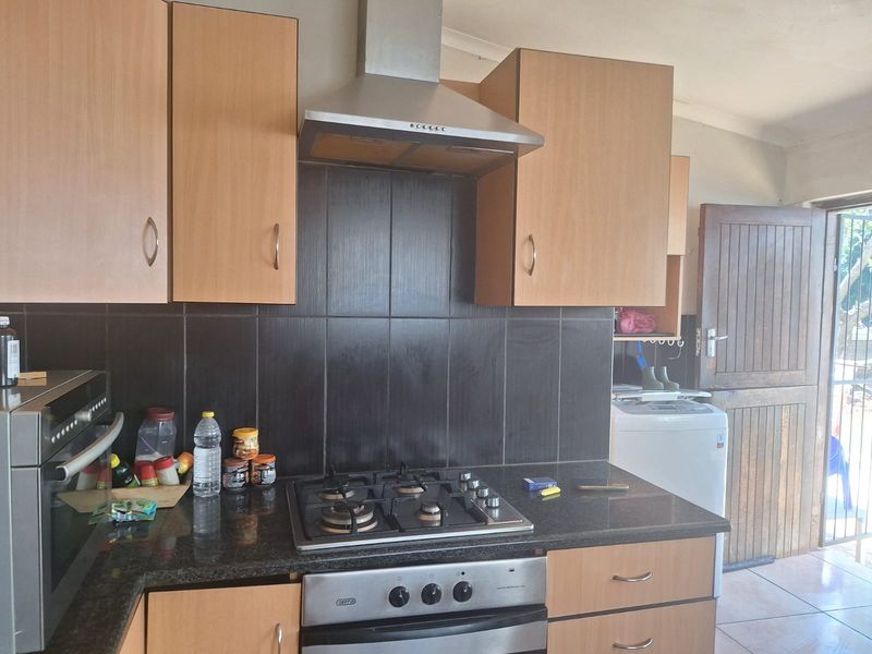 Well Priced Home with Character in Leafy Prestbury - Photo 6