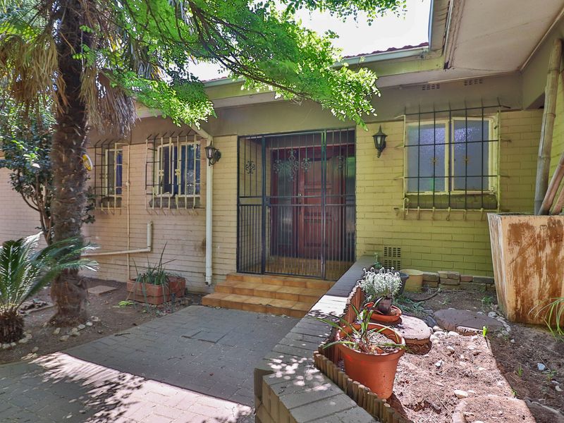 Stunning 3-bedroom house for sale in Vanderbijlpark SW 5—Your Perfect Home Awaits! - Photo 4