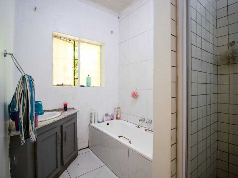 Stunning 3-bedroom house for sale in Vanderbijlpark SW 5—Your Perfect Home Awaits! - Photo 9