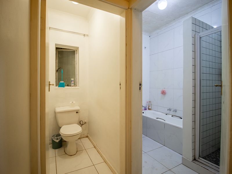 Stunning 3-bedroom house for sale in Vanderbijlpark SW 5—Your Perfect Home Awaits! - Photo 8