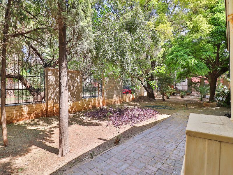 Stunning 3-bedroom house for sale in Vanderbijlpark SW 5—Your Perfect Home Awaits! - Photo 3