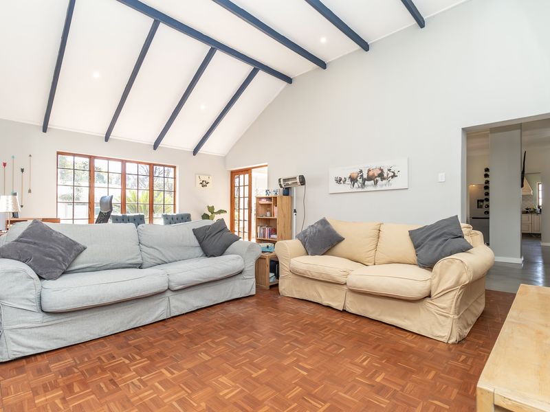 Home in the Sought After Boomed Off Bryanston East Hamilton Village - Photo 9