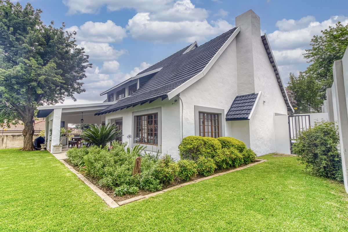 Home in the Sought After Boomed Off Bryanston East Hamilton Village - Photo 3