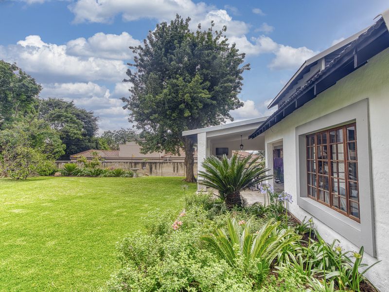 Home in the Sought After Boomed Off Bryanston East Hamilton Village - Photo 2