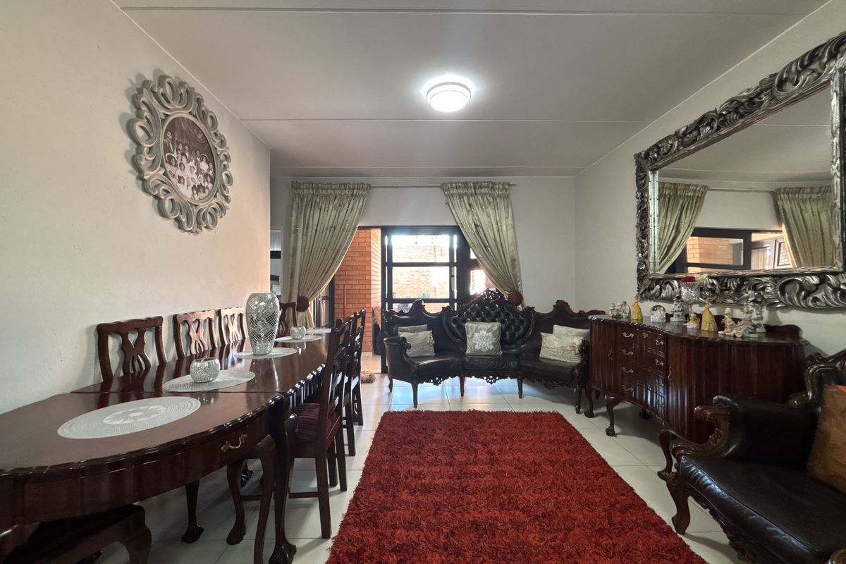 Modern 3-Bedroom Ground Floor Unit in Royce Heights – Boksburg - Photo 4