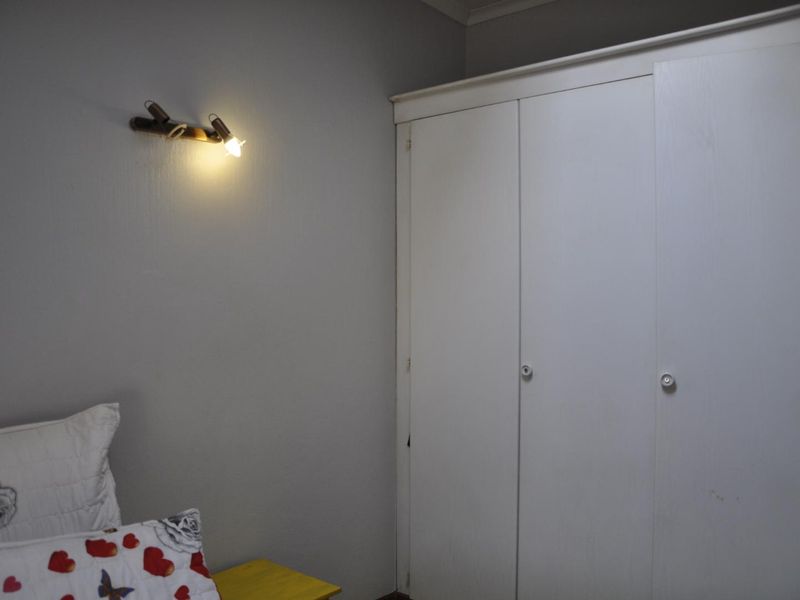 Warm, Wonderful, Convenient Home in San Pablo - Photo 8