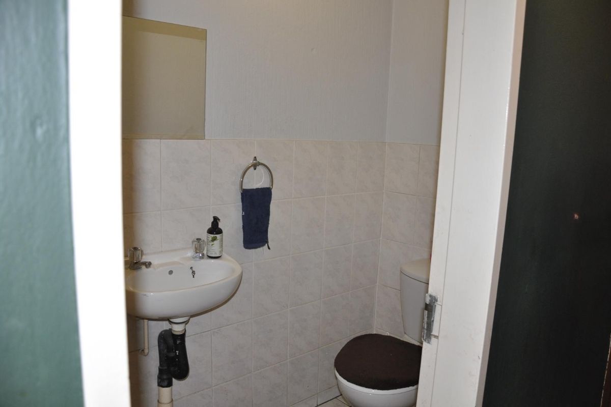 Warm, Wonderful, Convenient Home in San Pablo - Photo 5