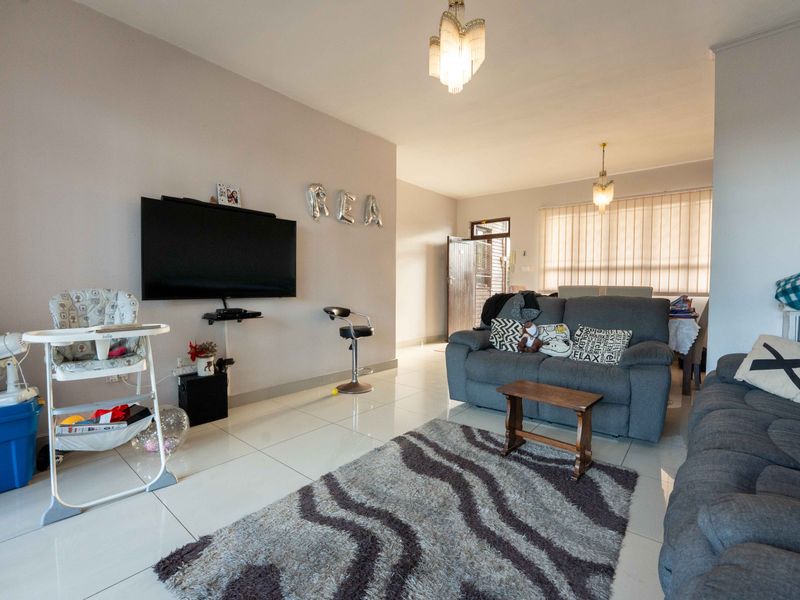 Apartment For Sale In Scottburgh - Photo 4