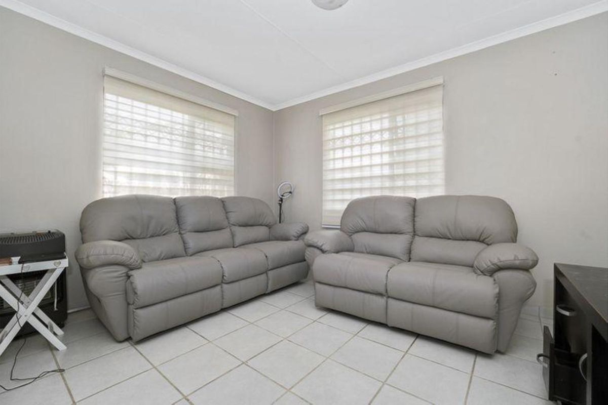 Beautiful Freestanding Sectional Title Home in Secure Complex – Noordwyk - Photo 4