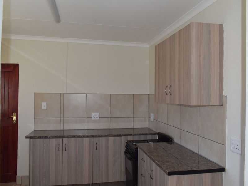 Affordable Luxury- 3 Bedroom House in a great Area - Photo 7