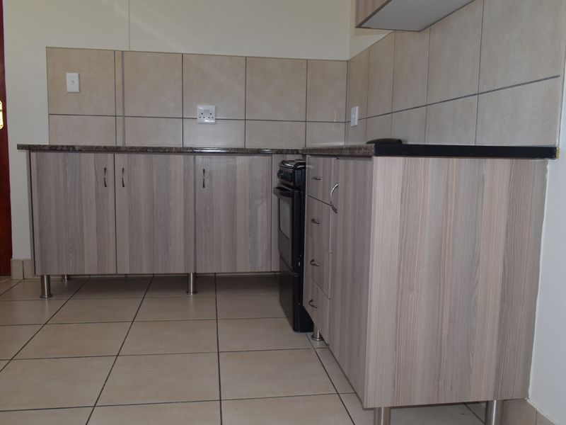 Affordable Luxury- 3 Bedroom House in a great Area - Photo 6