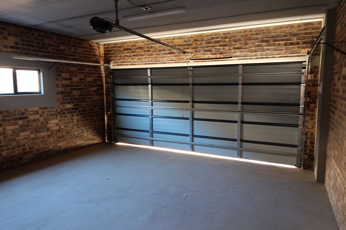 home for sale in Die Heuwel - Photo 2