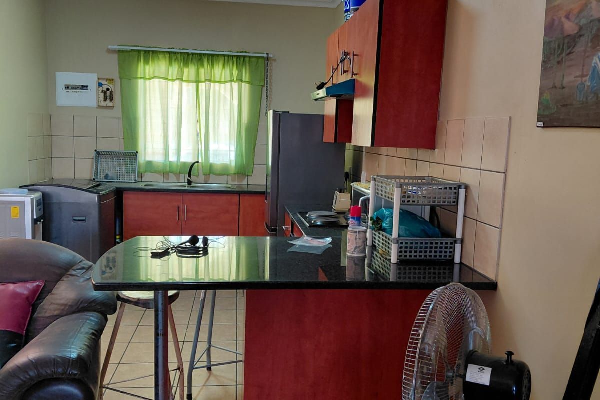 Brits! 3 Bedroom Apartment for Sale - Photo 4