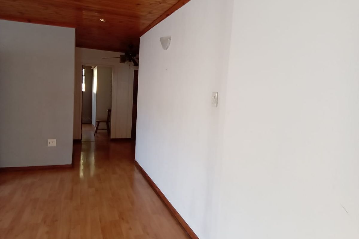 Neat 3-Bedroom Family Home with lock up Garage in Salsoneville, Bethelsdorp - Photo 5