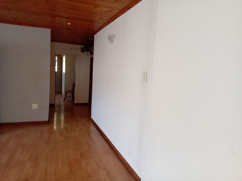 Neat 3-Bedroom Family Home with lock up Garage in Salsoneville, Bethelsdorp - Photo 5