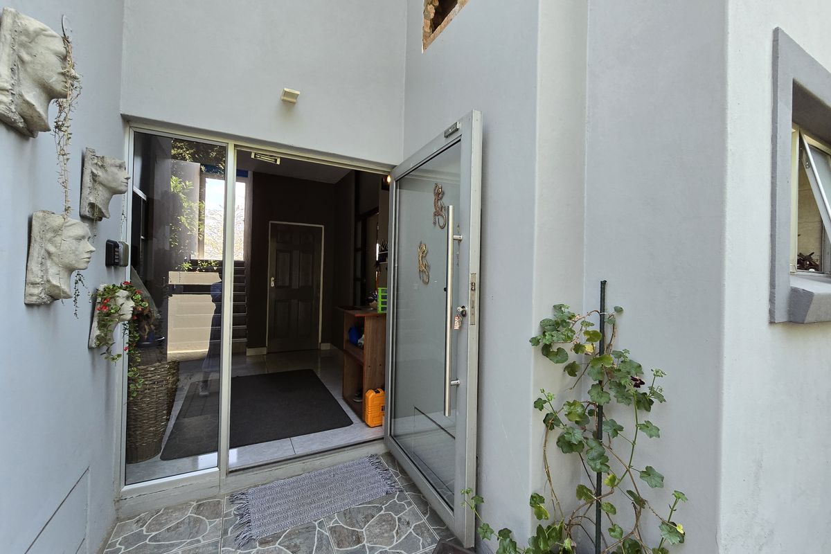 House with bushveld views in Sable Hills for sale - Photo 5