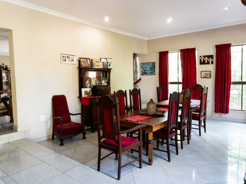 Spacious Family Home with Additional Granny Flat and Entertainment Area - Photo 10